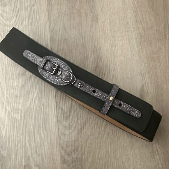 The Worth Collection Genuine Leather Grey Embossed Adjustable Length Belt (M) - Picture 1 of 4